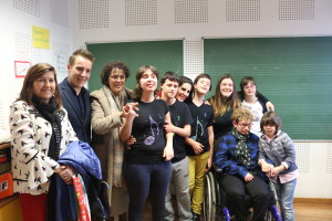 Diana Navarro visitando el aula de musicoterapia de la Escuela Municipal de Música de Valladolid